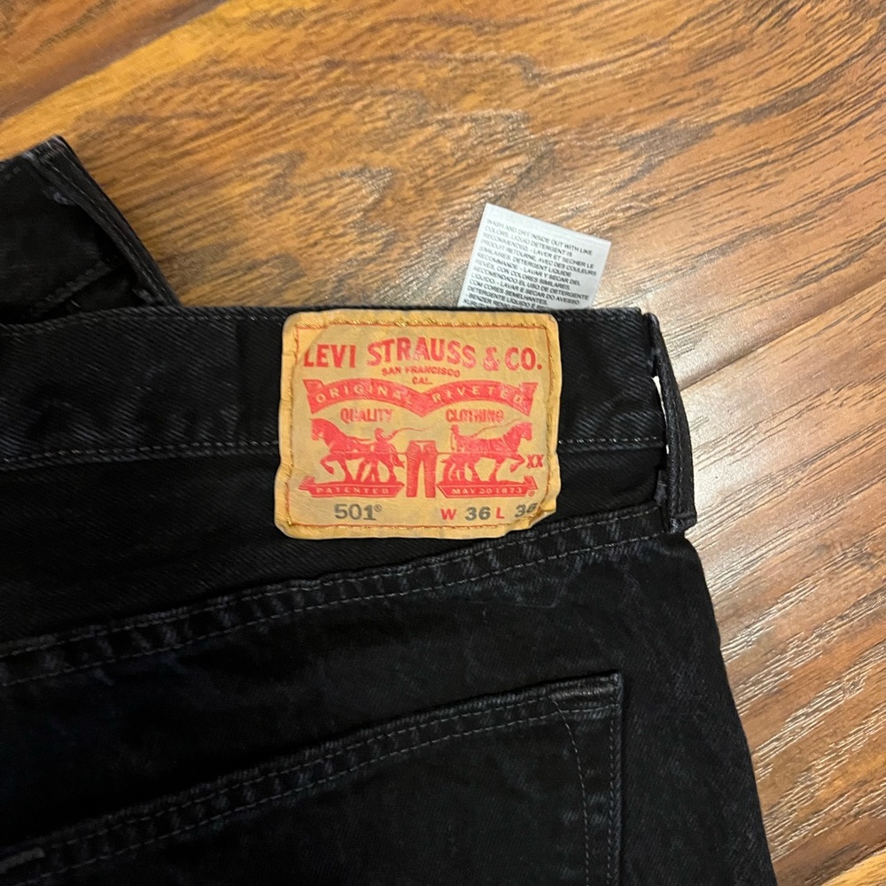 Levi's Men's black Jeans - Picture 2 of 2